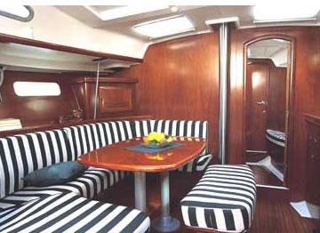 Oceanis 393 interior