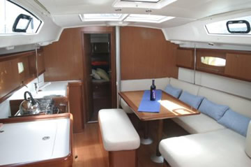 Oceanis 40 interior