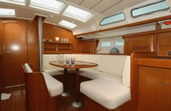 Oceanis 423 interior