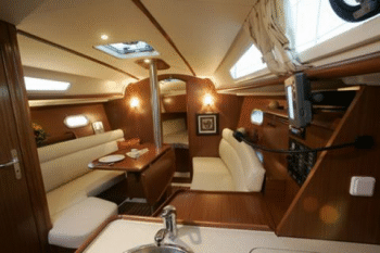 Sun odyssey 32 Interior