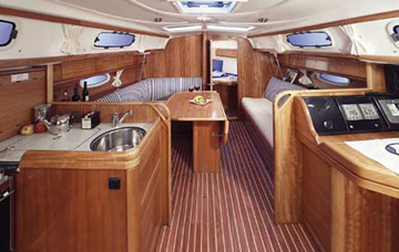 Bavaria 33 interior