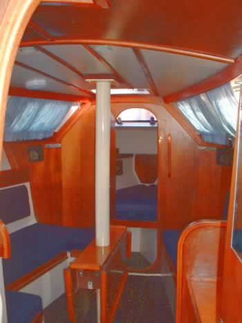 Discovery 3000 Interior